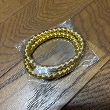 골드 트위스트 디자인 뱅글