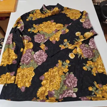 빅 사이즈 이탈리아제 플라워 프린트 긴팔 하이넥 스웨터