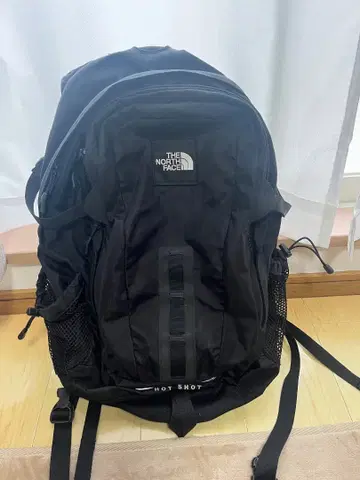 THE NORTH FACE HOT SHOT 블랙 백팩