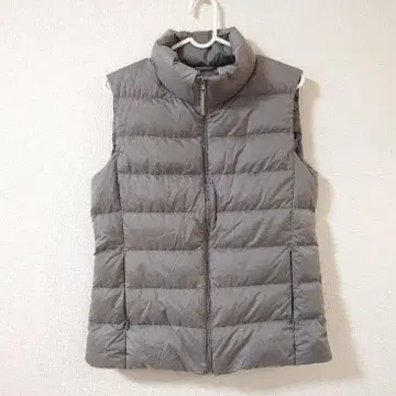 유니클로 울트라 라이트 다운 베스트 그레이 L