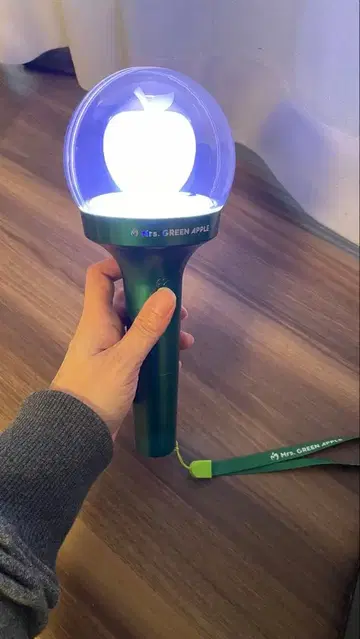 MGA 공식 라이트 스틱 미세스 25년 11월 1일 구매