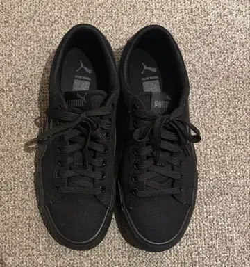 푸마 블랙 스니커즈