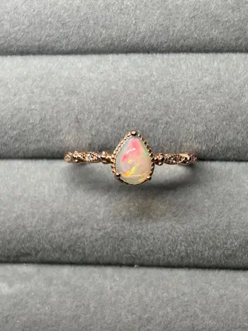 촉촉한 오팔 페어 쉐이프 로즈 골드링