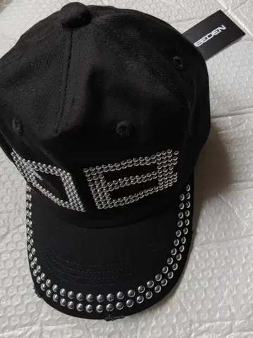 [ 미사용 새상품 ] 스톤 장식의 블랙 야구 모자