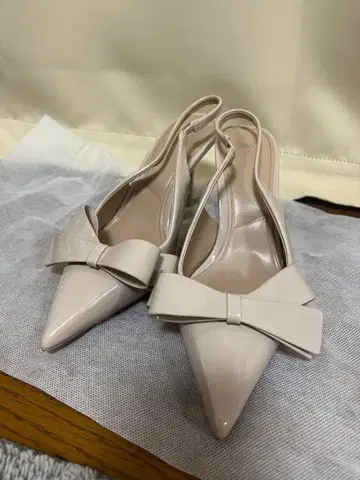 ZARA 리본 하이힐