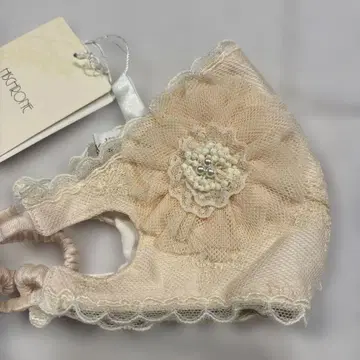 사엘라 히스클로네 레이스 마스크 꽃 모티브