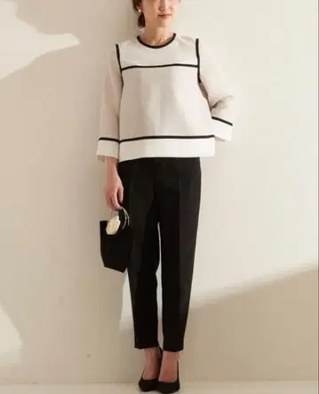 Tiara 7부 소매 블라우스 미사용 새상품