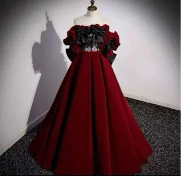 와인 레드 오프숄더 드레스