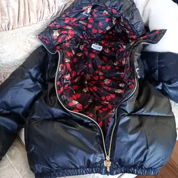 Moschino 귀여운 하트 블랙 다운 자켓