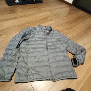 유니클로 그레이 L 사이즈 울트라 라이트 다운