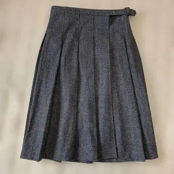 네스트로브 플리츠 랩스커트