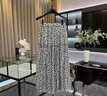 레오파드 무늬 롱 스커트 가벼운 쉬폰 소재 미사용 새상품