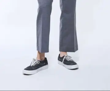 VANS Authentic washed BLK