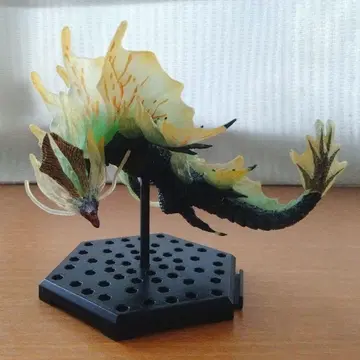 몬스터 헌터 폭풍룡 아마츠마가츠치 피규어