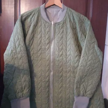 올리브 그린 퀼팅 자켓