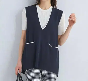 [택 포함] 그린 라벨 릴랙싱 바이컬러 V넥 니트 베스트