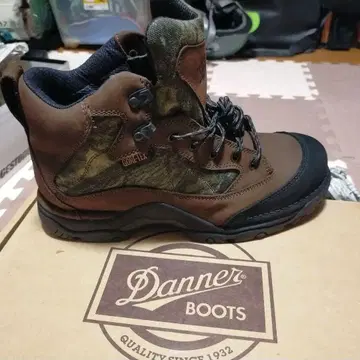 Danner 등산화 브라운/카모플라쥬