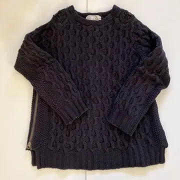 Laula 블랙 케이블 스웨터