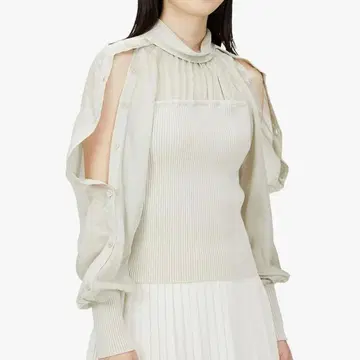 snidel 숄더 오픈 시어 니트 풀오버 아이보리