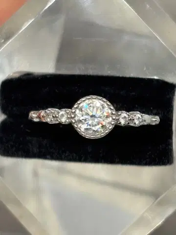 모이사나이트 라운드 컷 심플 반지