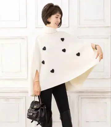 MIRASERA 하트 비즈 니트 판초