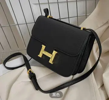 블랙 숄더백 골드 금장 장식