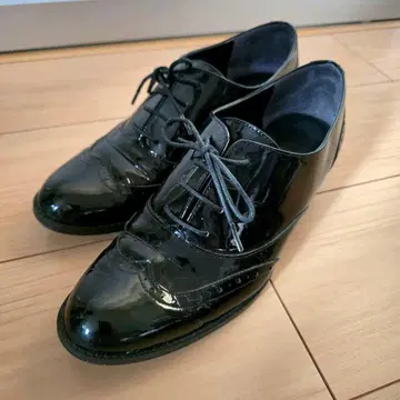 DIANA 레이스업 로퍼