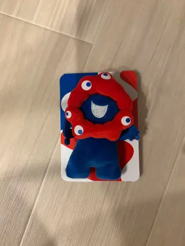 미야쿠미야쿠 인형 배지