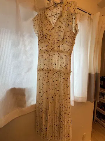 SNIDEL 스플래터 프린트 슬리브리스 원피스