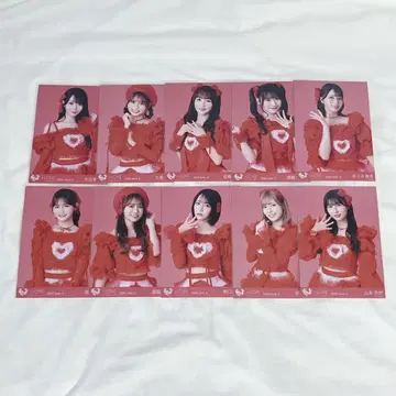 =LOVE(이콜러브) 브로마이드 특별해, 츄 가창 의상 컴프