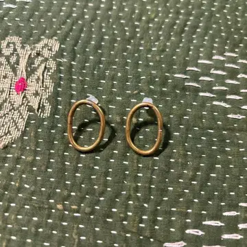 작가 작품 / 타원형 귀걸이