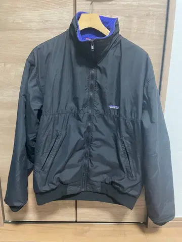 삼각형 택 USA제 파타고니아 쉘드 신틸라 블랙