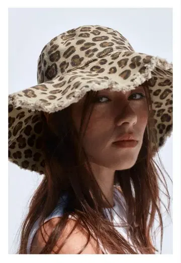 ZARA 레오파드 무늬 버킷햇