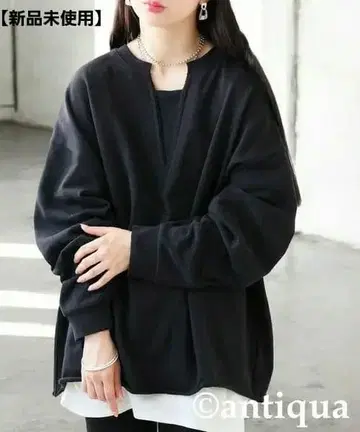 [택 포함 미사용 새상품] antiqua 쭈리 상의