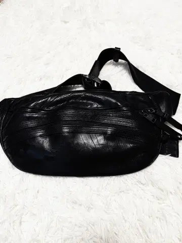 02DERIV 블랙 바디백