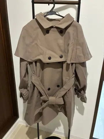 마제스틱 레곤 2way 케이프 코트 모카