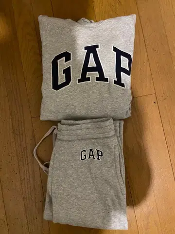 GAP 그레이 XS 후드티와 스웨트 팬츠 세트