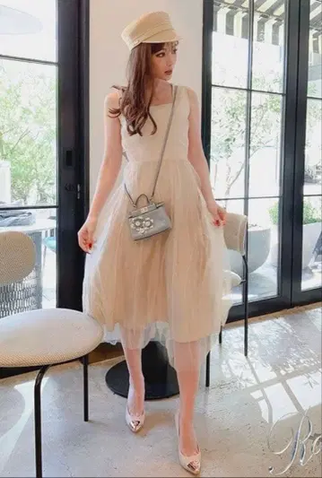 Rady 베이지 슬리브리스 원피스 새상품 M