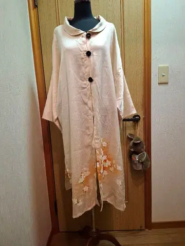 호몬기에서, 아오자이풍 코트