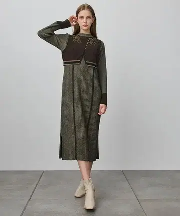 PUBLIC TOKYO 자수 니트 원피스