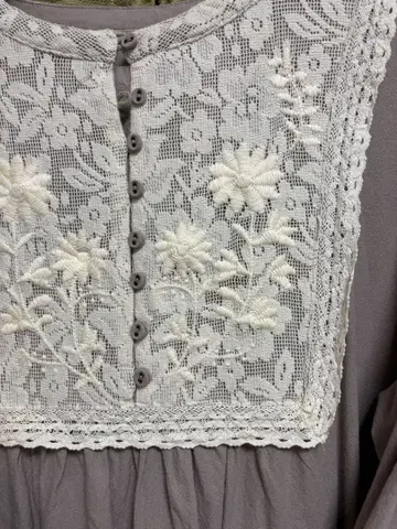 [사만사 모스모스] SM2 가슴 메쉬 레이스 자수 원피스 모카