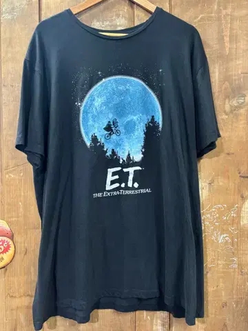 E.T. THE EXTRA-TERRESTRIAL 티셔츠