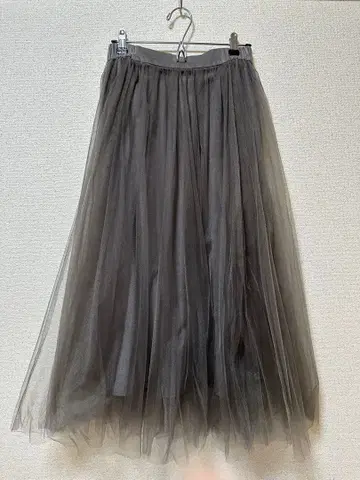 GALLARDAGALANTE 그레이 튤 플레어 롱 스커트