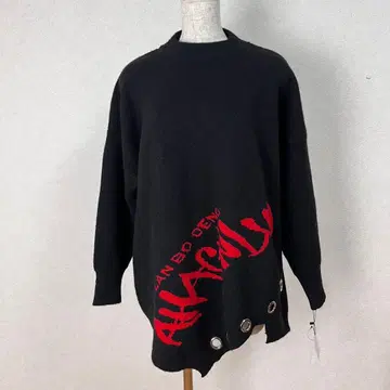 오버 사이즈 블랙 니트 스웨터 빨간색 로고