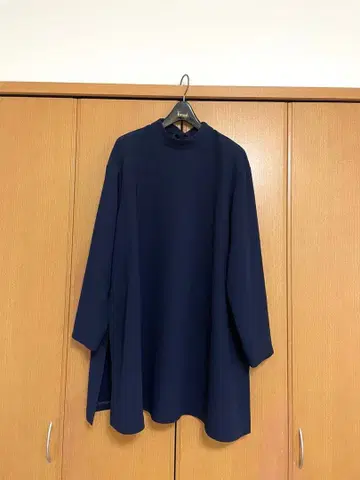 어도어 ADORE 롱 블라우스 네이비