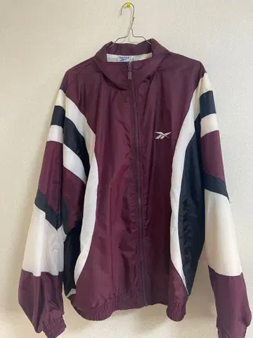 Reebok 버건디 나일론 자켓
