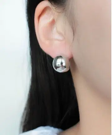 H.P. FRANCE 실버 귀걸이 한쪽용