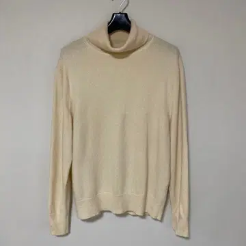 유니클로 캐시미어 100% L 터틀넥 스웨터 크림색 DMW