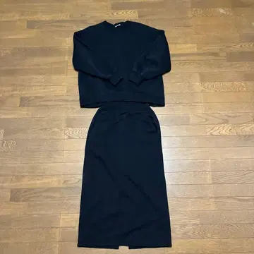 GU 블랙 속기모 맨투맨 셋업