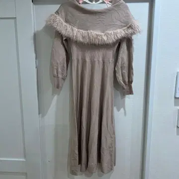 tocco closet 메차 카와이 퍼 오프숄더 니트 원피스